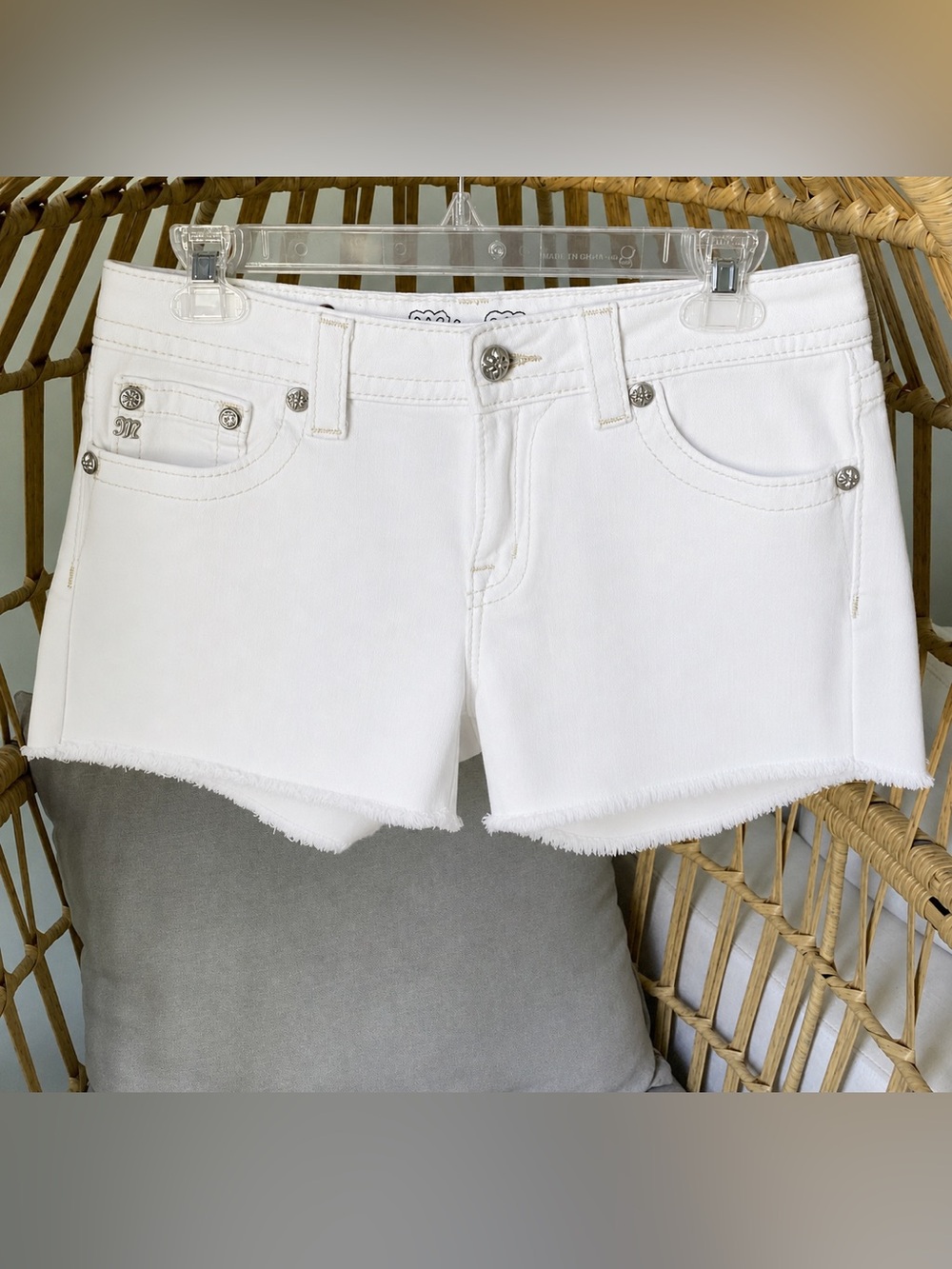 Miss Me White Denim Shorts Size 29 Embroidered Rhinestone Stretch Frayed Hem - Picture 3 of 11
